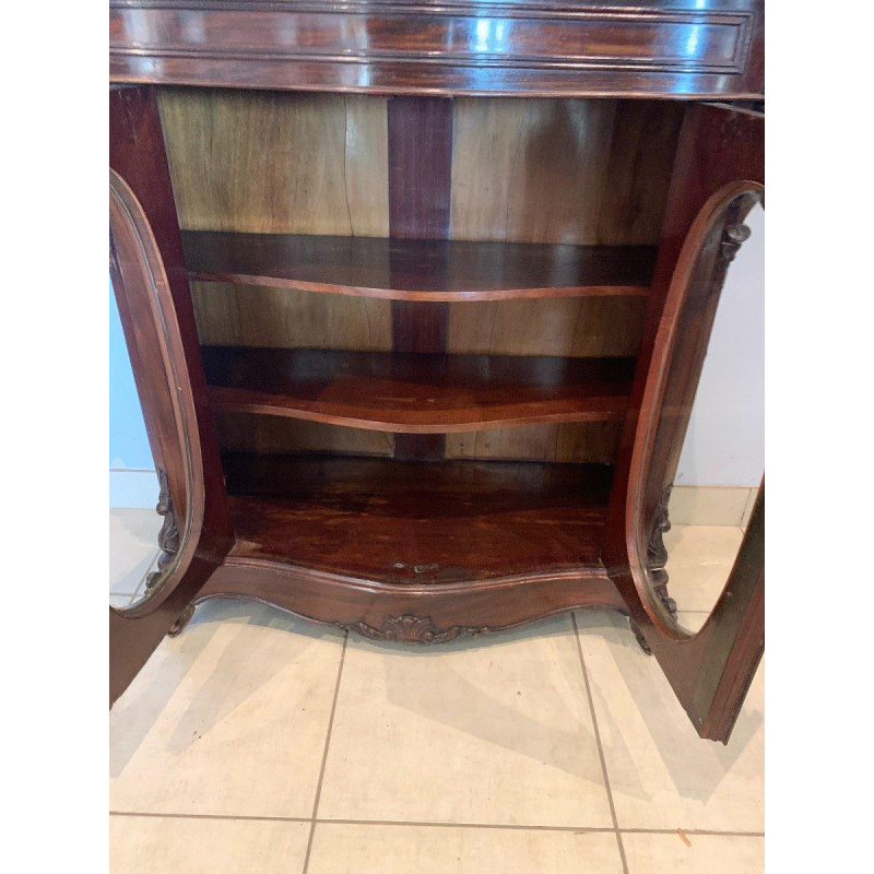 Dressoir van mahoniehout en fineer van Louis-Philippe, 19e eeuw.