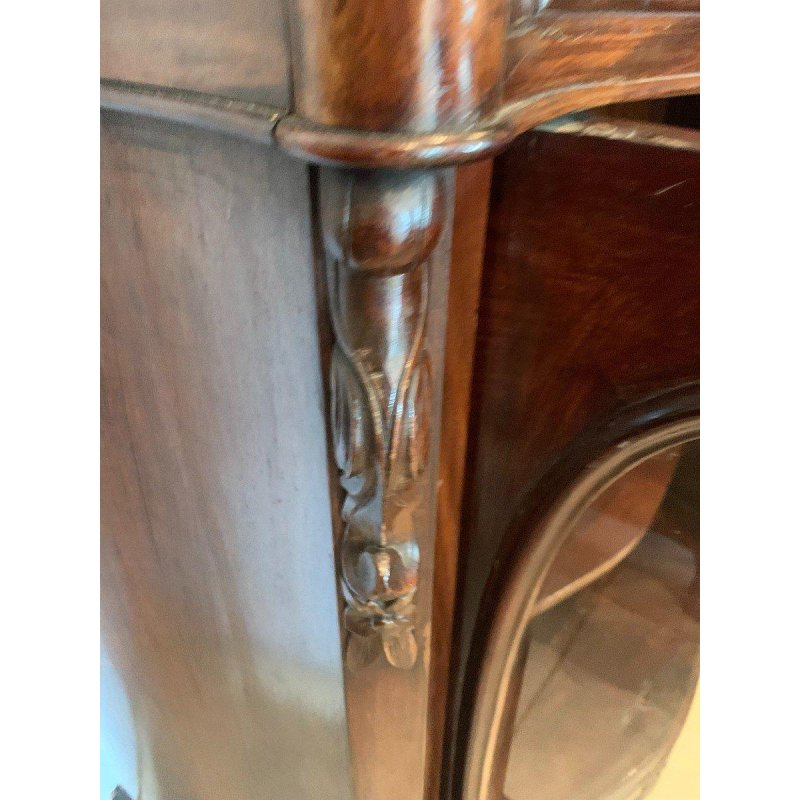 Dressoir van mahoniehout en fineer van Louis-Philippe, 19e eeuw.