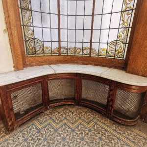 Alfred Labille, verticaal erkerraam in gebrandschilderd glas, 1913