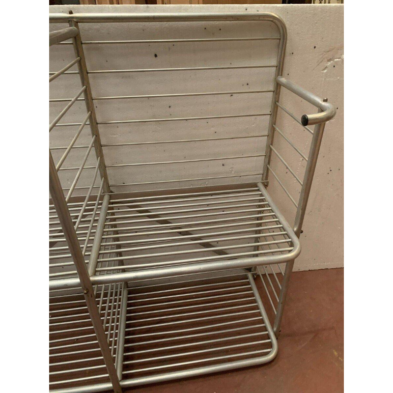 Présentoir de boulangerie à deux étagères en aluminium cintré, XXᵉ siècle