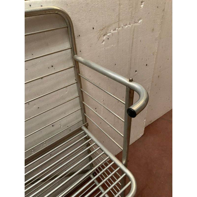 Bakkerijvitrine met twee niveaus, gemaakt van gebogen aluminium, 20e eeuw.