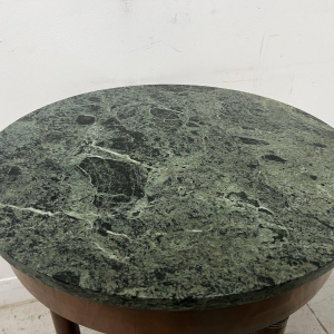 Ronde bijzettafel in Empire-stijl van mahoniehout en fineer, 20e eeuw.