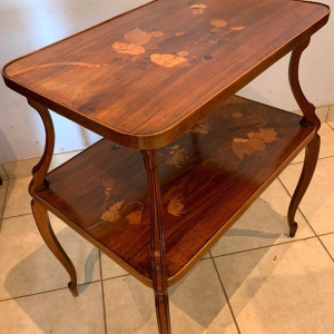 Nancy School, Art Nouveau pedestal table with two marquetry shelves decorated with floral motifs, early 20th century