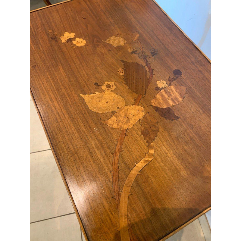 Nancy School, Art Nouveau pedestal table with two marquetry shelves decorated with floral motifs, early 20th century