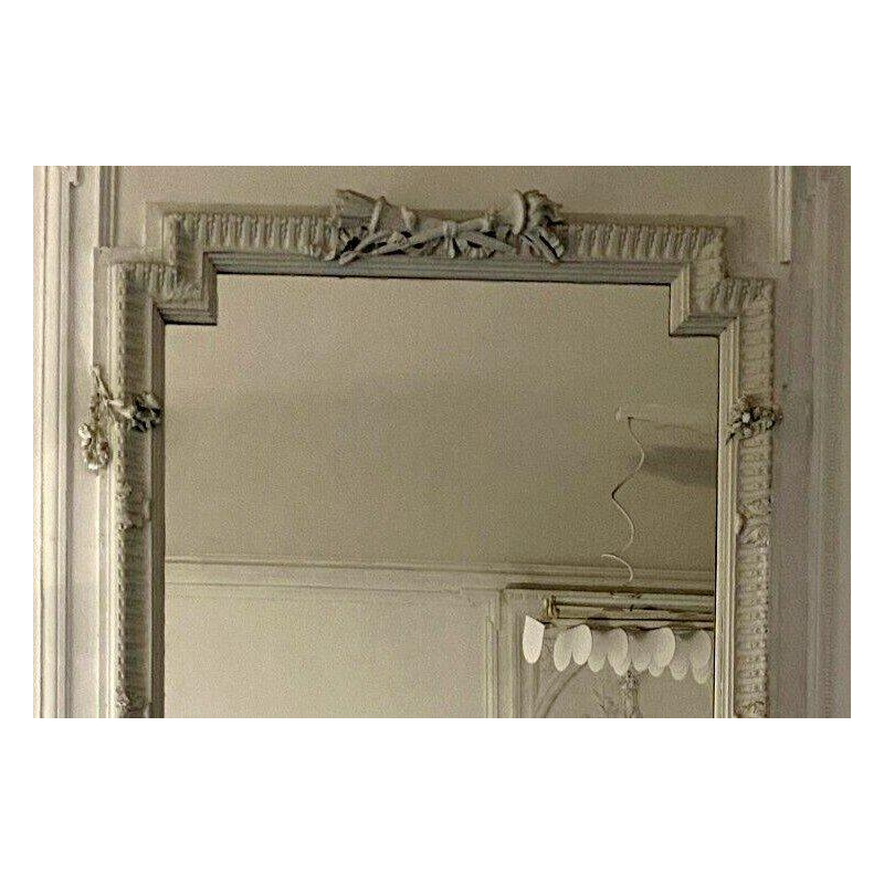 Miroir de style Louis XVI en bois sculpté, XXᵉ siècle