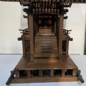 Maquette monumentale, Temple japonais en bois, architecture shinto chamaniste, XXᵉ siècle