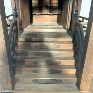 Maquette monumentale, Temple japonais en bois, architecture shinto chamaniste, XXᵉ siècle