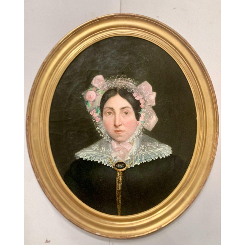 Paire de portraits d’ancêtres, huile sur toile en cadres ovales dorés, XIXᵉ siècle