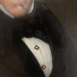 Paire de portraits d’ancêtres, huile sur toile en cadres ovales dorés, XIXᵉ siècle