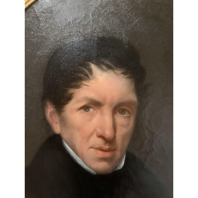 Paire de portraits d’ancêtres, huile sur toile en cadres ovales dorés, XIXᵉ siècle