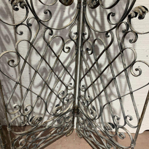 Wrought iron four-leaf partition or screen, 20th century