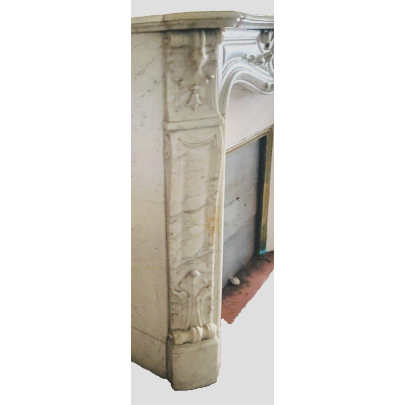 Open haard in Lodewijk XV-stijl van wit Carrara-marmer, 19e eeuw.