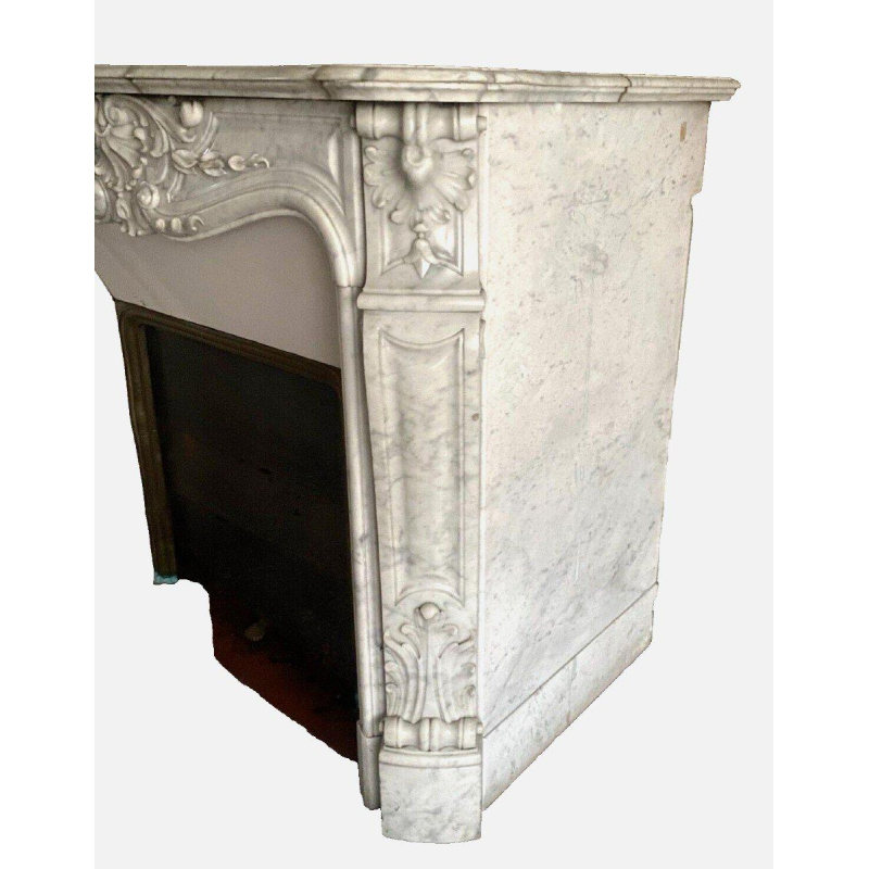 Louis XV style fireplace in white Carrara marble, 19th century