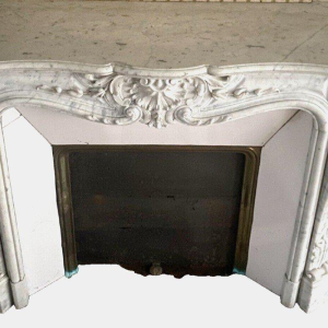 Open haard in Lodewijk XV-stijl van wit Carrara-marmer, 19e eeuw.
