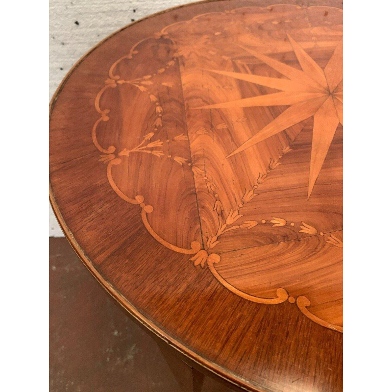 Table guéridon de style Louis XVI, marqueterie de bois de rose et palissandre, XX siècle