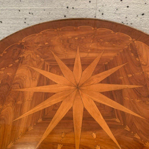Lodewijk XVI-stijl sokkeltafel, marqueterie van palissanderhout en palissander, 20e eeuw