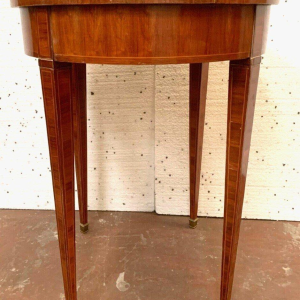 Lodewijk XVI-stijl sokkeltafel, marqueterie van palissanderhout en palissander, 20e eeuw