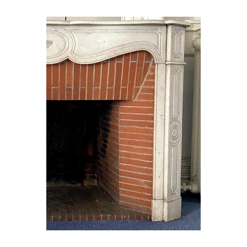 Louis XV style fireplace, Pompadour model, in white Carrara marble, 20th century