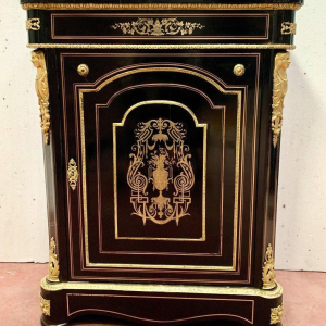 Meuble à hauteur d’appui Napoléon III, en bois et marqueterie de laiton, XIX siècle