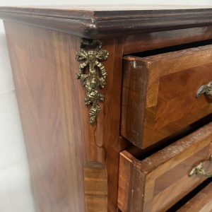 Semainier de style Louis XV en placage de bois de rose XX siècle