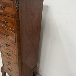 Zevendaagse ladekast in Louis XV-stijl, vervaardigd uit palissanderfineer, 20e eeuw.