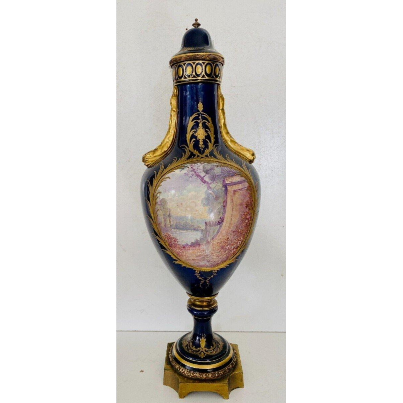 Sèvres Porcelain Manufactory (Eugène Canelle) polychrome covered vase with gold highlights, 20th century