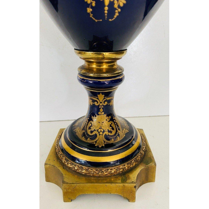 Sèvres Porcelain Manufactory (Eugène Canelle) polychrome covered vase with gold highlights, 20th century