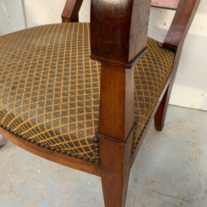 Suite de six fauteuils de style Restauration en acajou, XIX siècle