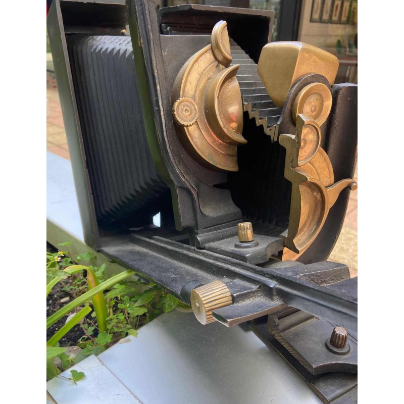 ARMAN (1928-2005) - CAMERA - Bronze N° 50/95 - 1986 - Certificat d'authenticité