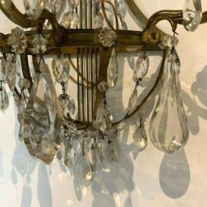 Paire d’appliques corbeille, en bronze et pampilles, XX siècle