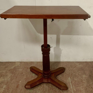 Table desserte à système coulissant pivotant, style Louis-Philippe en acajou, XIX siècle