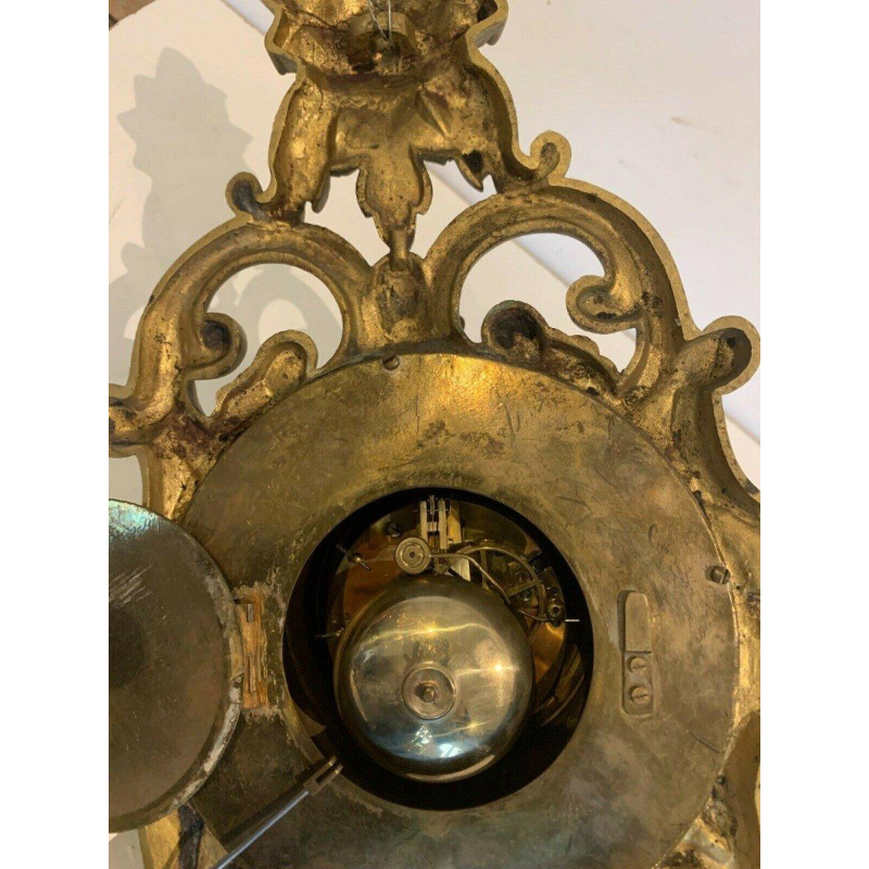 GAILLIAU – NEUT, horloge cartel d’applique, bronze ciselé à décor de mascaron, XIX siècle