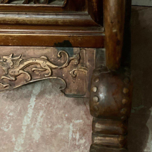 Double-sided Asian screen, carved wood and painted panel, decorated with Chinese figures, 20th century