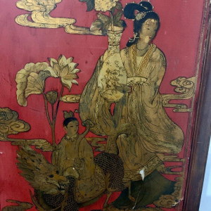 Paravent asiatique double face, bois sculpté panneau peint, décor de personnages chinois, XX siècle