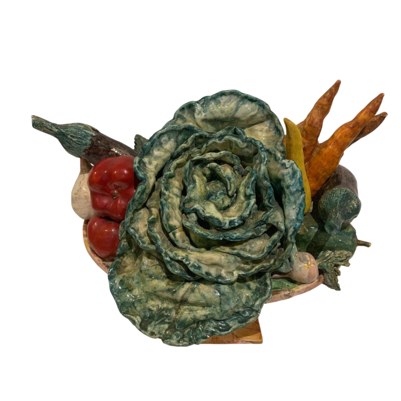 Coupe en trompe-l’œil, vasque en marbre aux fruits et légumes, faïence barbotine, XX siècle