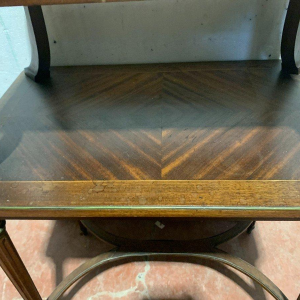 Table desserte à double plateau de style Louis XVI en acajou, XIXᵉ siècle