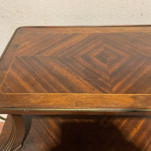 Table desserte à double plateau de style Louis XVI en acajou, XIXᵉ siècle