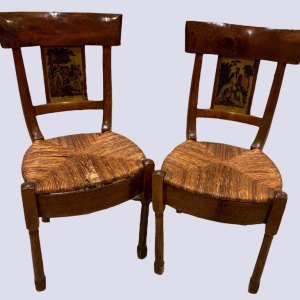 Een paar stoelen uit de Empire-periode, 19e eeuw.