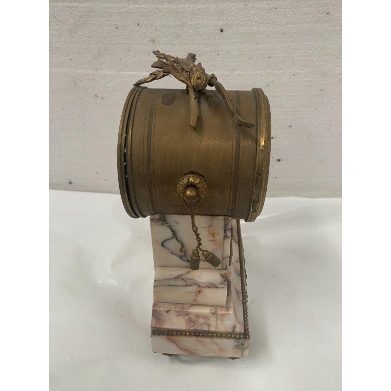 Driedelige schoorsteenklokset, Lodewijk XVI-stijl, marmer en gebeiteld brons, begin 20e eeuw