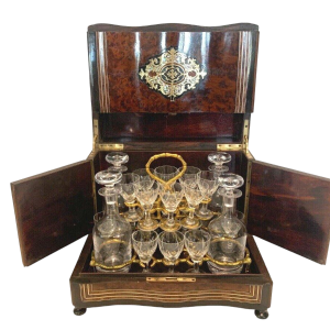 Complete drankkast van Boulle, in Napoleon III-stijl, met marqueterie, 19e eeuw.