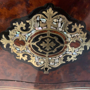 Complete drankkast van Boulle, in Napoleon III-stijl, met marqueterie, 19e eeuw.