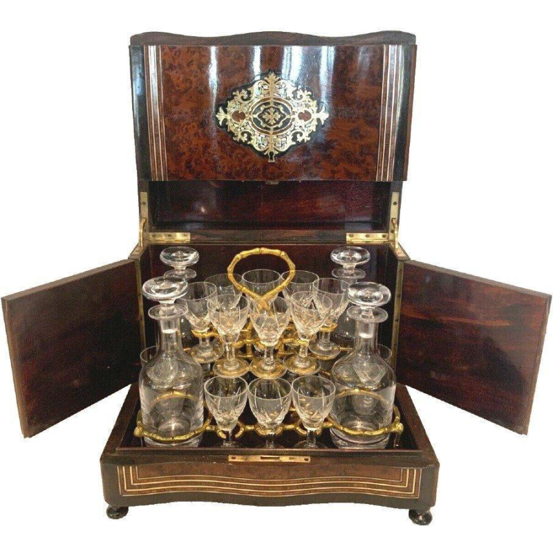 Complete drankkast van Boulle, in Napoleon III-stijl, met marqueterie, 19e eeuw.