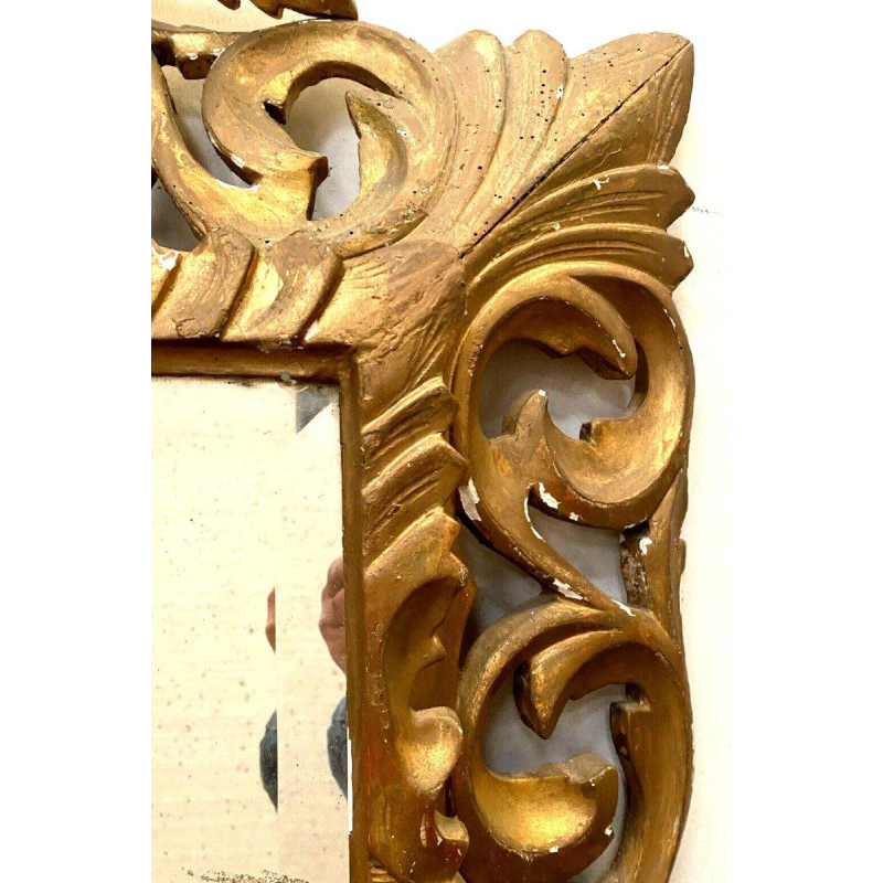 Miroir Napoléon III en bois doré à sculpture ajourée, XIX siècle