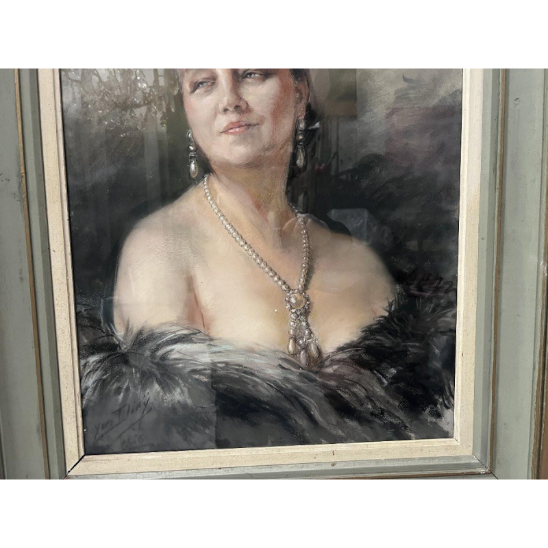 Yves Diey, busteportret van een elegante vrouw met blote schouders, pastel op papier, 20e eeuw