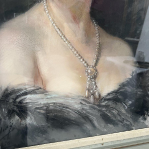 Yves Diey, busteportret van een elegante vrouw met blote schouders, pastel op papier, 20e eeuw