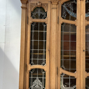 Double-bodied display bookcase in solid oak and stained glass, 20th century
