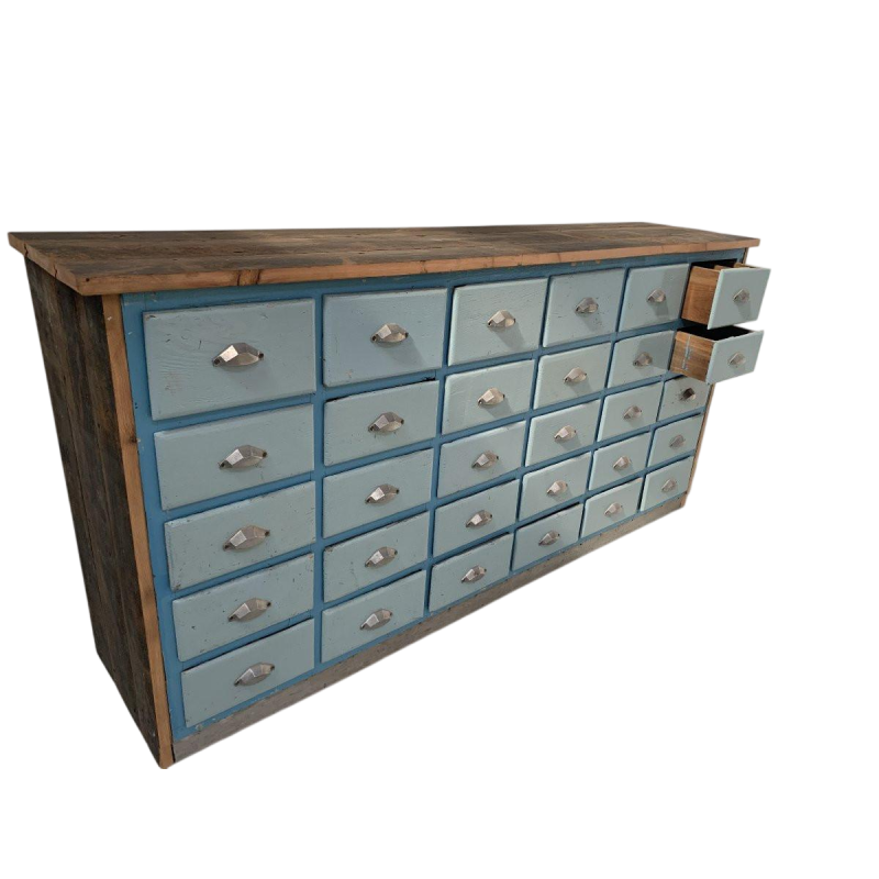 Meuble de rangement à 30 tiroirs en sapin patiné, XX siècle