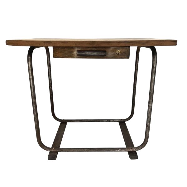 Designbureau gemaakt van buisvormig staal met een houten blad, 20e eeuw