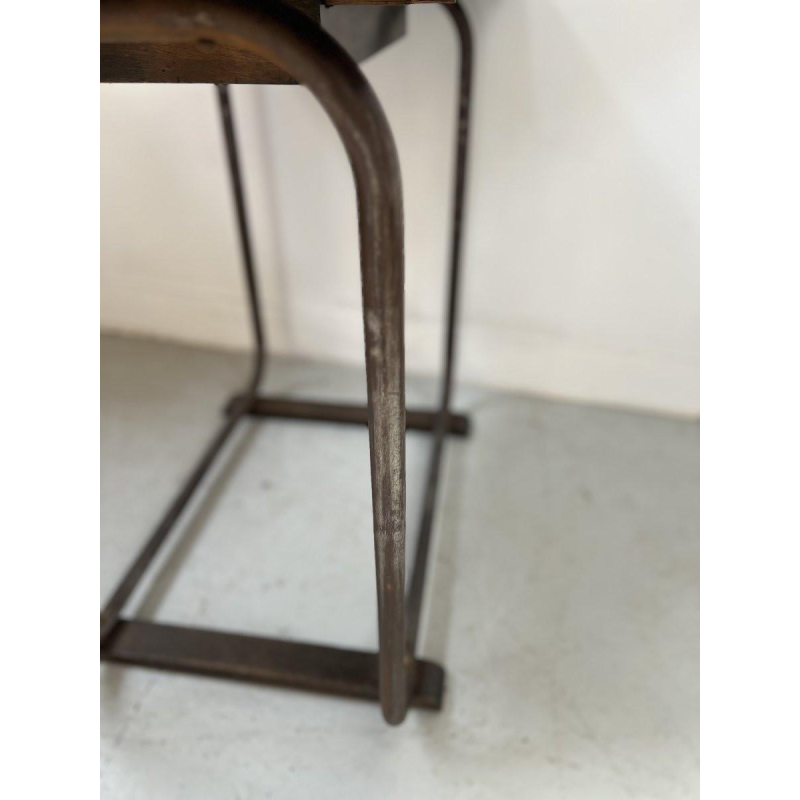 Designbureau gemaakt van buisvormig staal met een houten blad, 20e eeuw