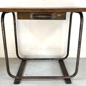 Bureau design en tube d'acier et plateau bois, XX siècle